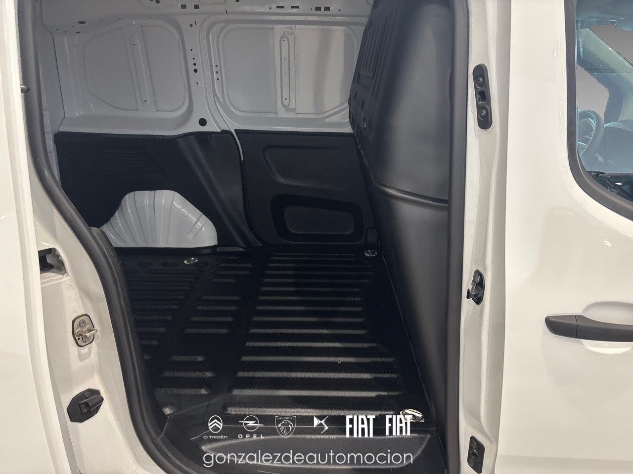 Citroën Berlingo Talla M BlueHDi 100 Control 17