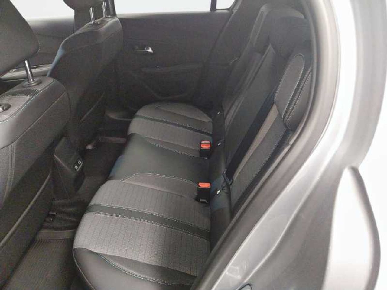 Peugeot 208 Nuevo 208 5P Allure Eléctrico 136 Cv (100 Kw) 17