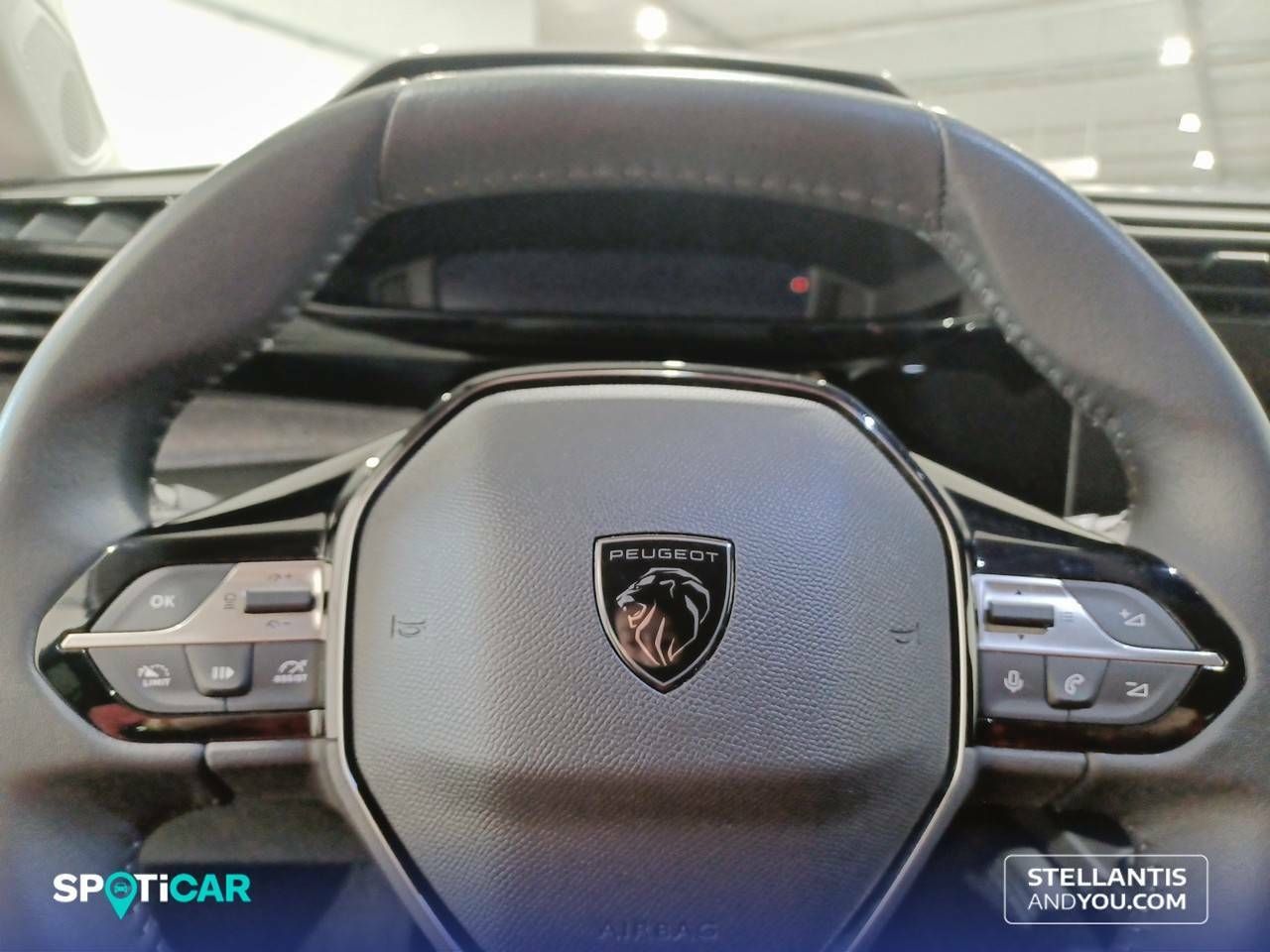 Peugeot 308  5P  PureTech 130 S&S MAN Allure 24