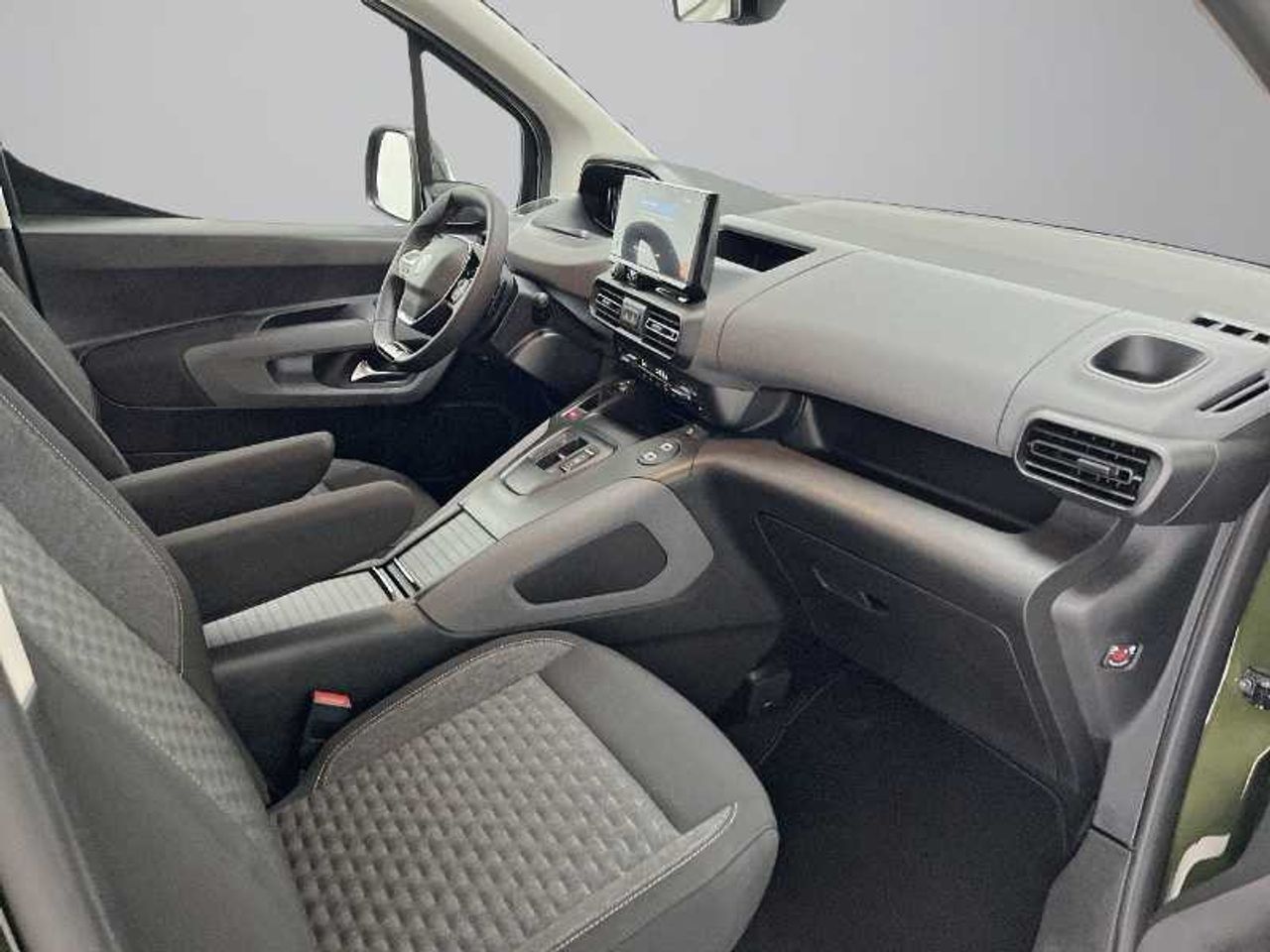 Peugeot Rifter GT BlueHDi 130 S&S EAT8 Standard M1 28