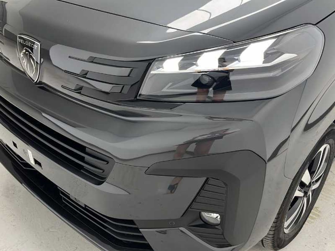 Peugeot Traveller Business VIP BlueHDi 180 S&S EAT8 Standard M1 30