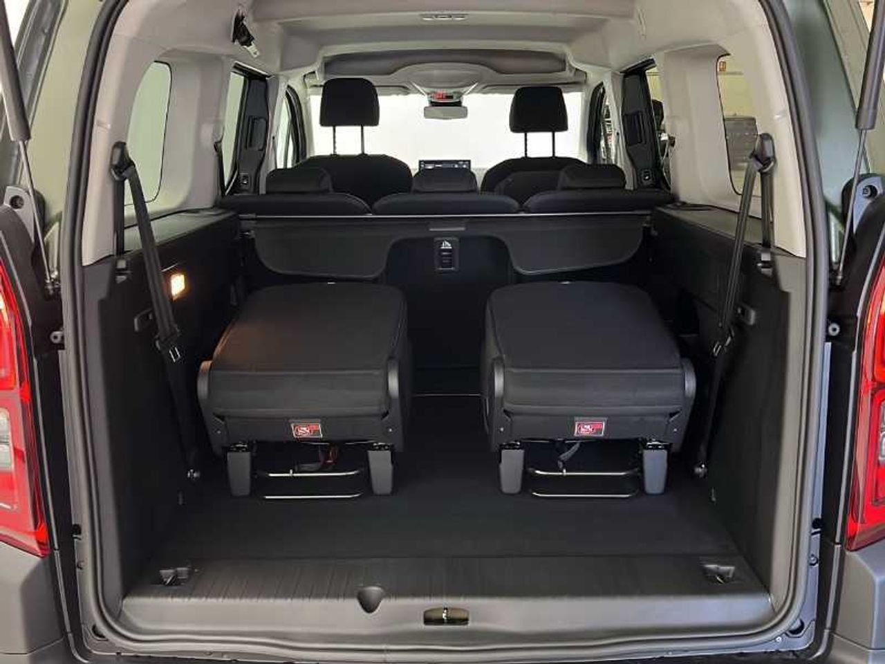 Citroën Berlingo Nueva  Talla XL BlueHDi 130 S&S EAT8 MAX M1 17