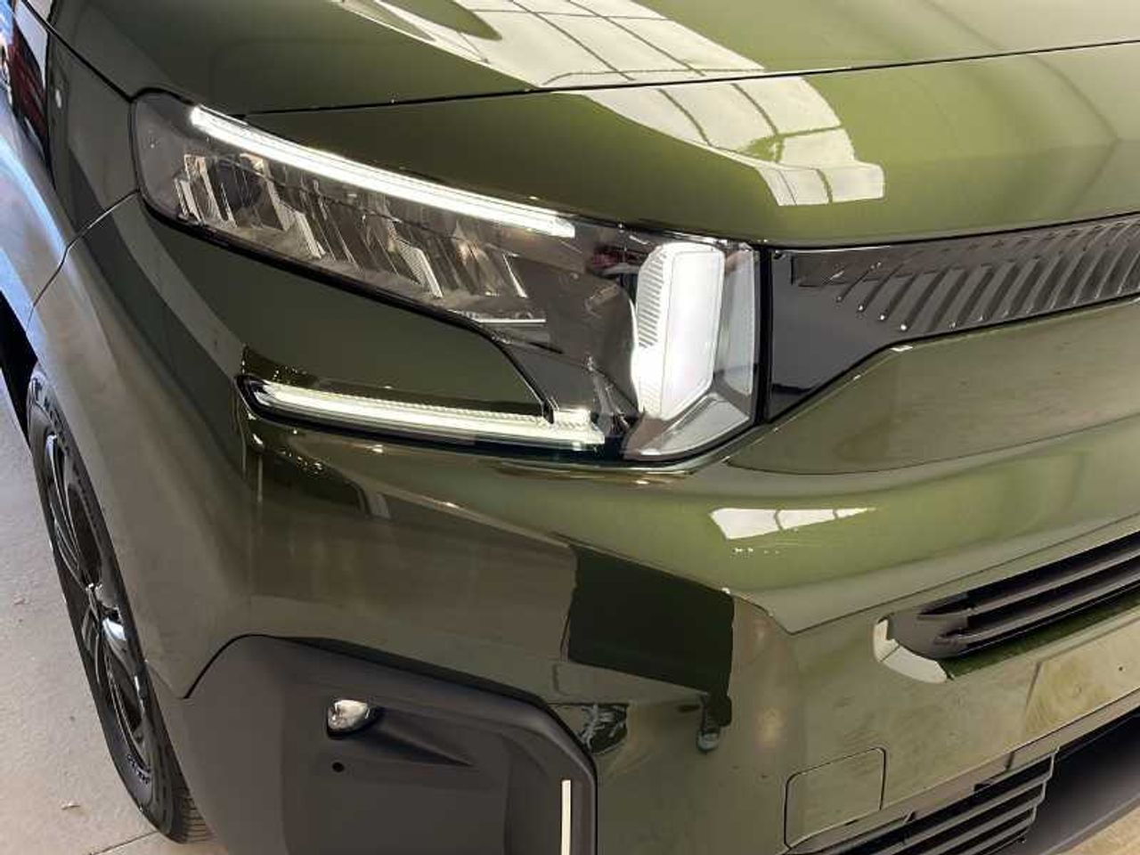 Citroën Berlingo Nueva  Talla XL BlueHDi 130 S&S EAT8 MAX M1 28