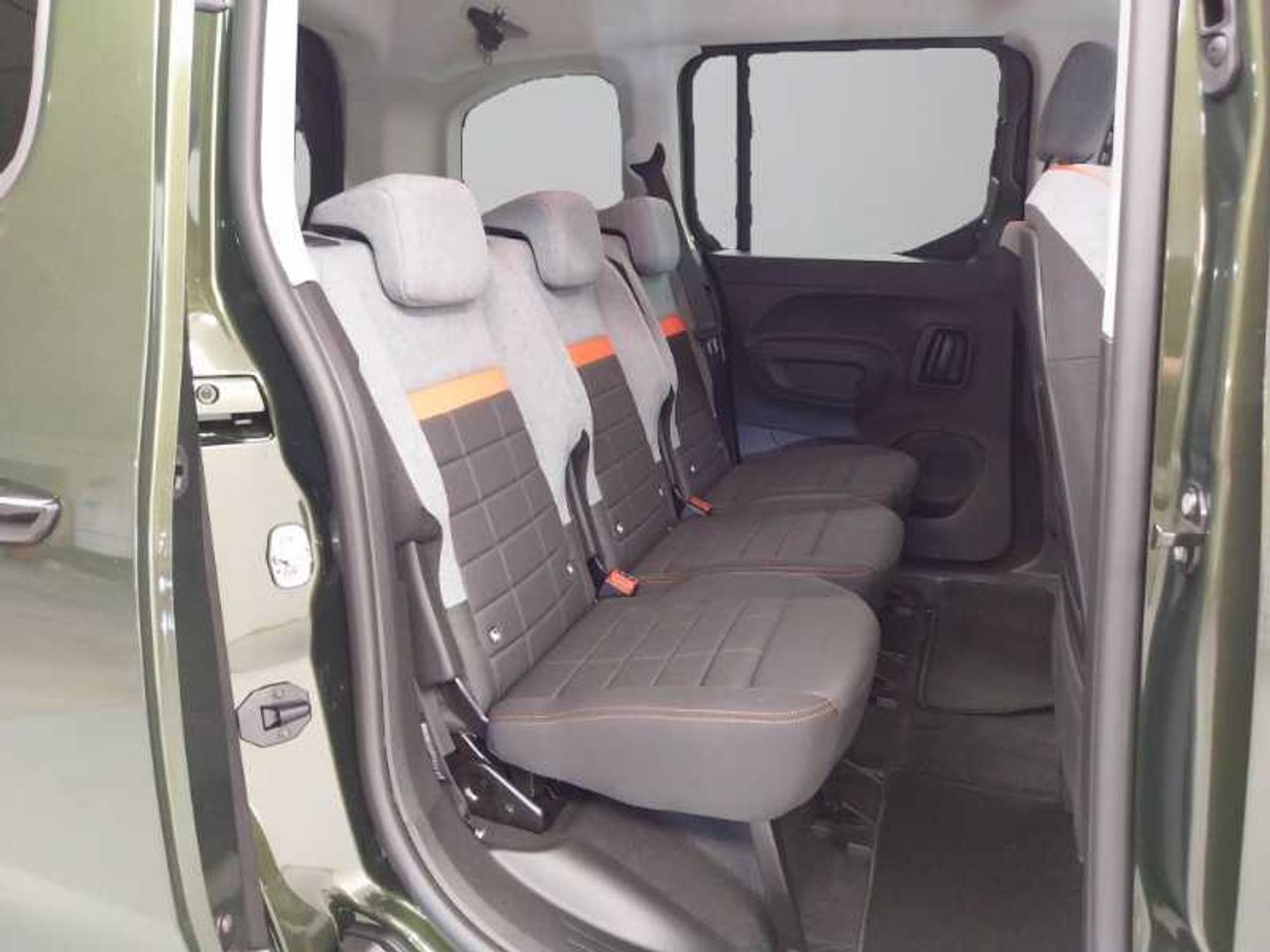 Citroën Berlingo Nuevo  Talla M BlueHDi 100 S&S 6v MAX M1 26