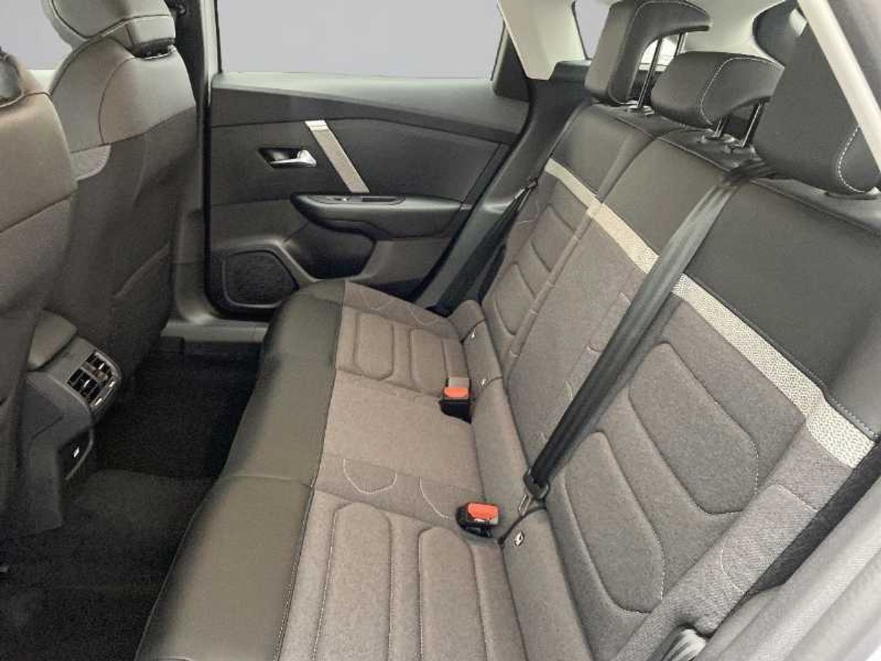 Citroën C4 Hybrid 136 ë-DSC6 PLUS (solo stock) 17