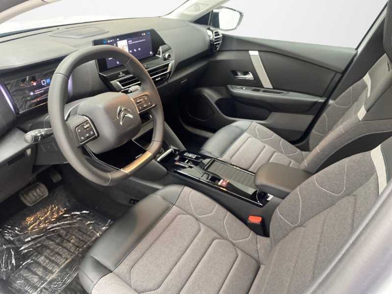 Citroën C4 Hybrid 136 ë-DSC6 PLUS (solo stock) 30