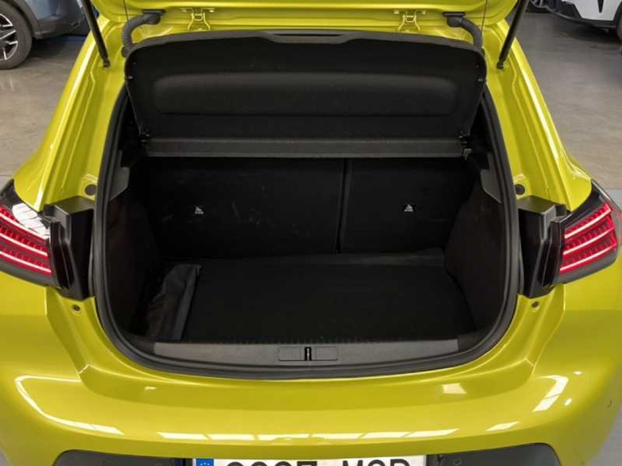 Peugeot 208 N 5P GT HYBRID 136 eDCS6 18