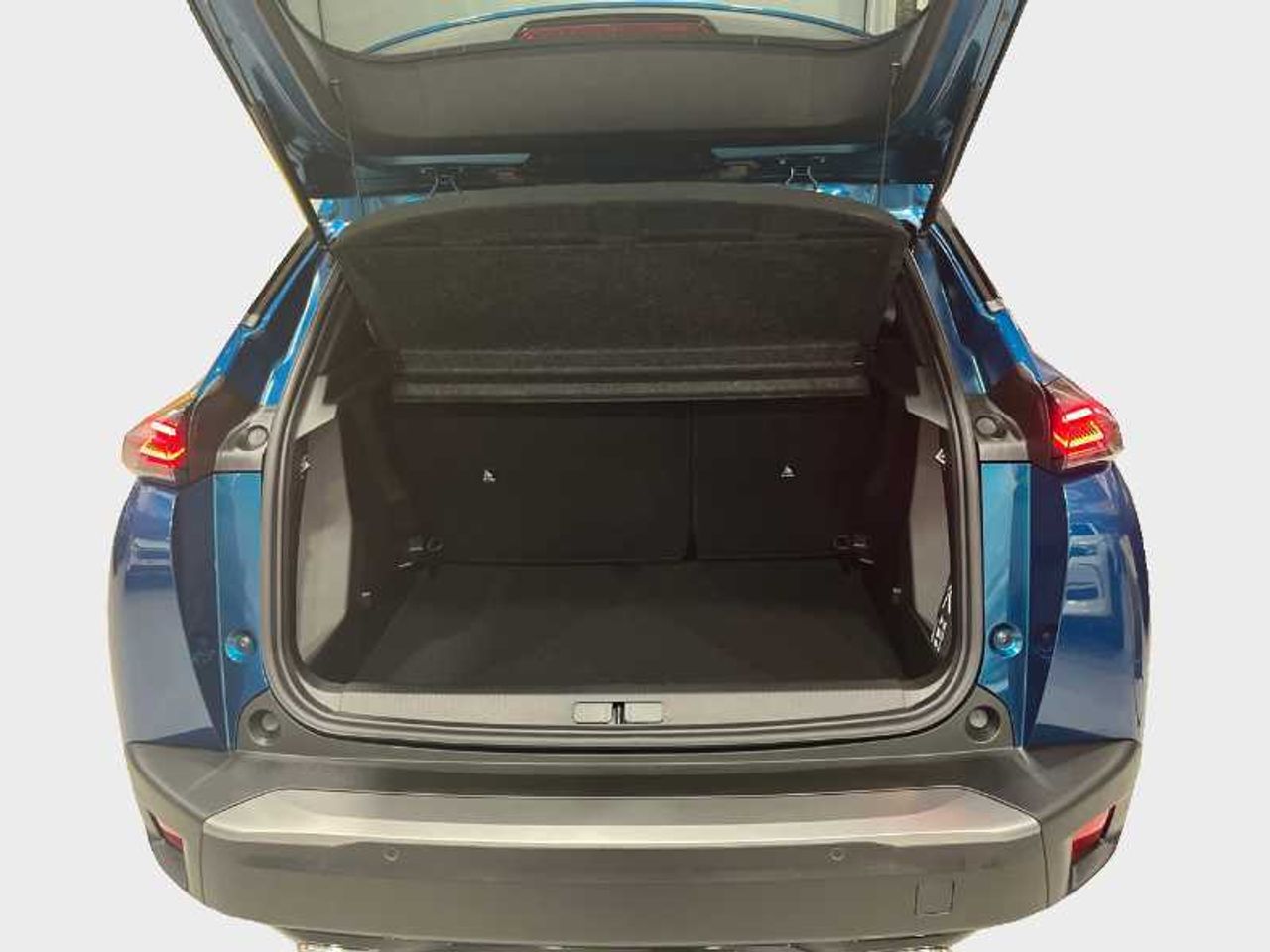 Peugeot 2008 Allure Hybrid 145 eDCS6 18