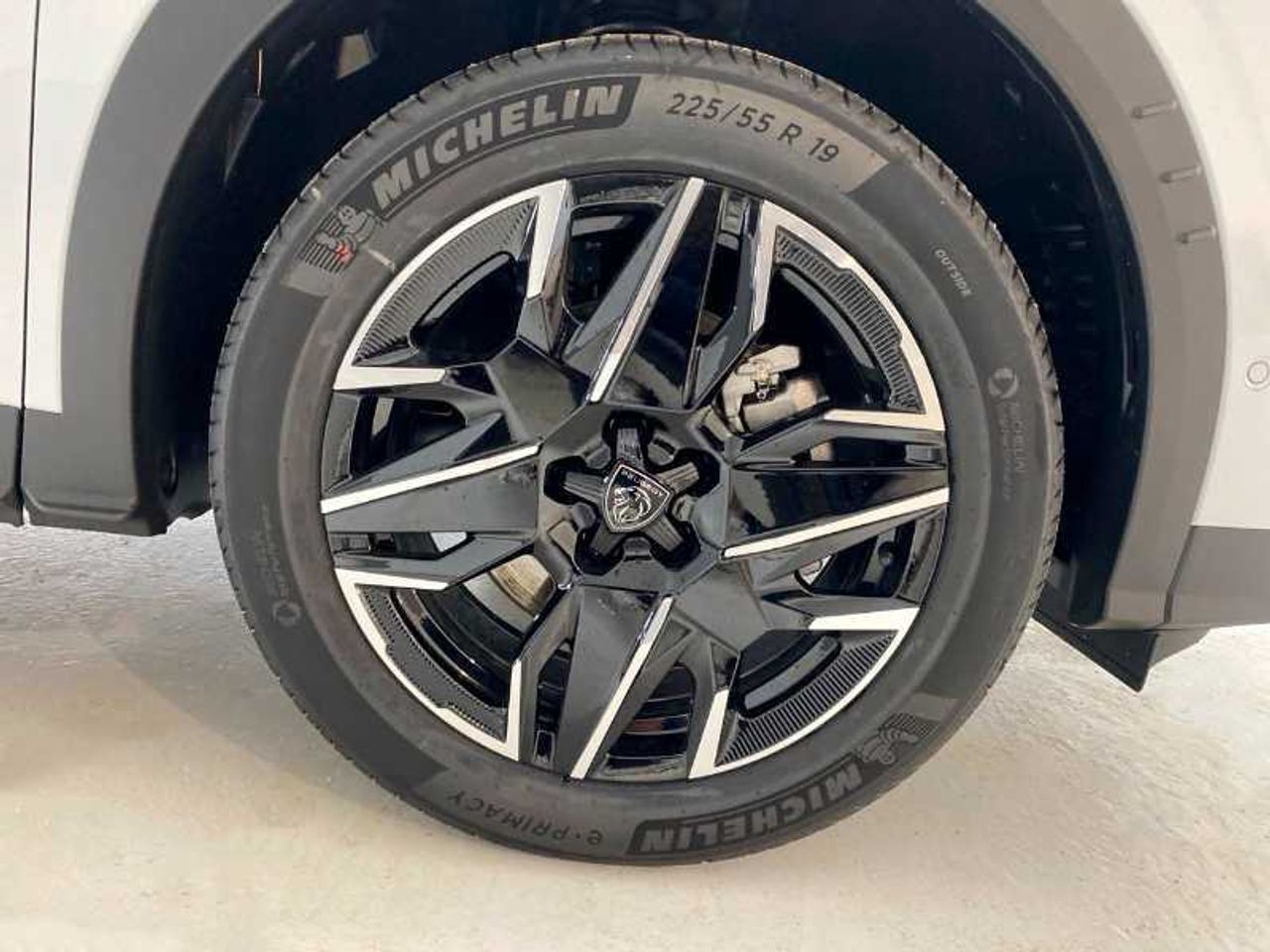 Peugeot 5008 Nuevo 5008 Allure HYBRID 145 eDCS6 24