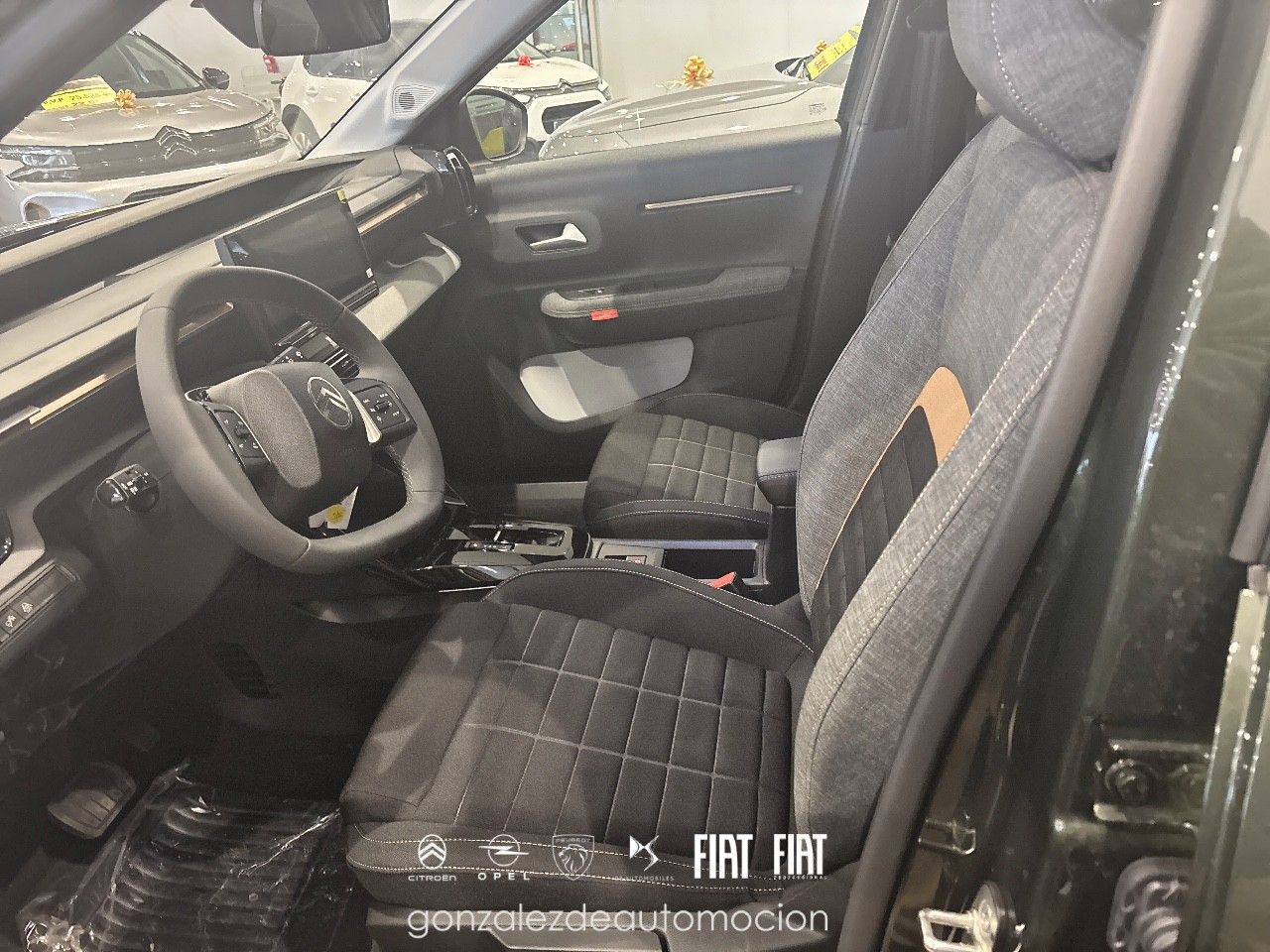 Citroën C3 Aircross PLUS HYBRID 145 ë-DSC6 15