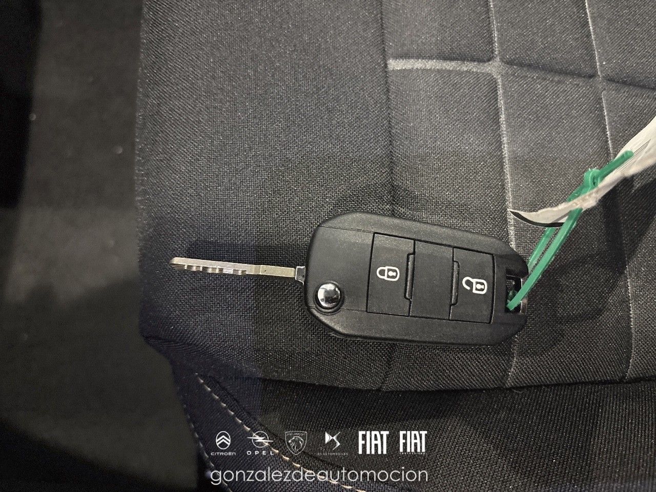 Citroën C3 Aircross PLUS HYBRID 145 ë-DSC6 26