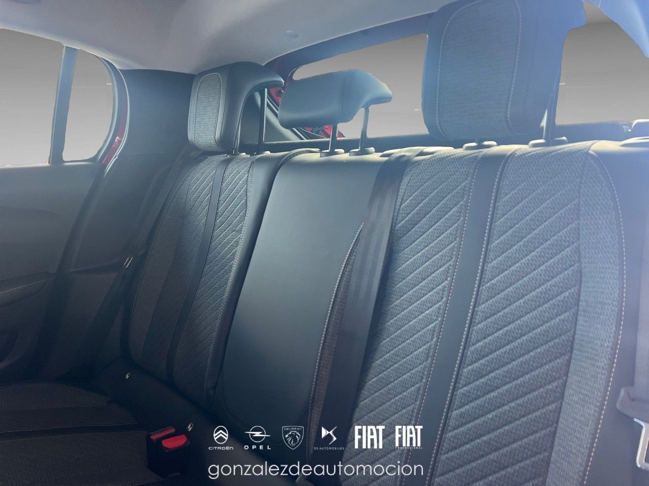 Peugeot 208 ALLURE HYBRID 110 ë-DCS6 17