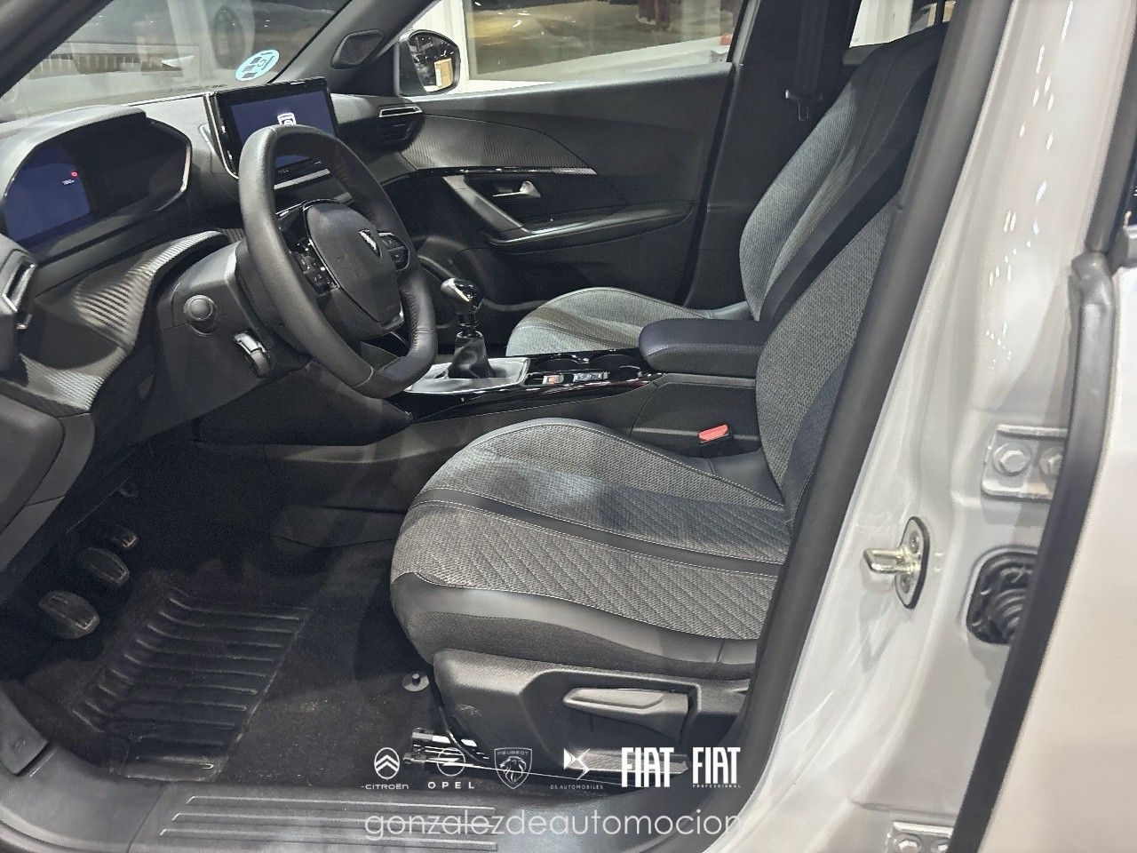 Peugeot 2008 ALLURE Puretech 100 15