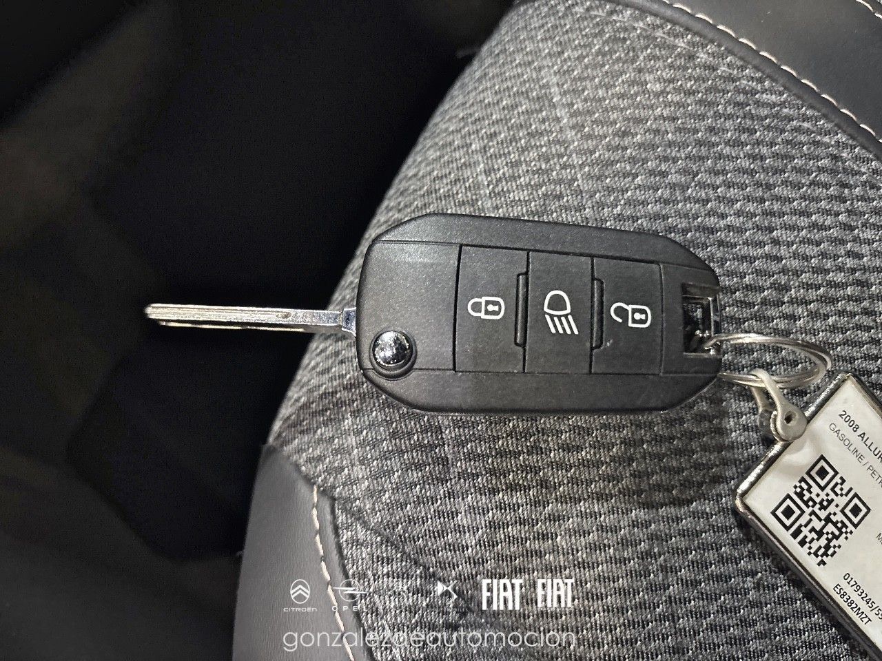 Peugeot 2008 ALLURE Puretech 100 26