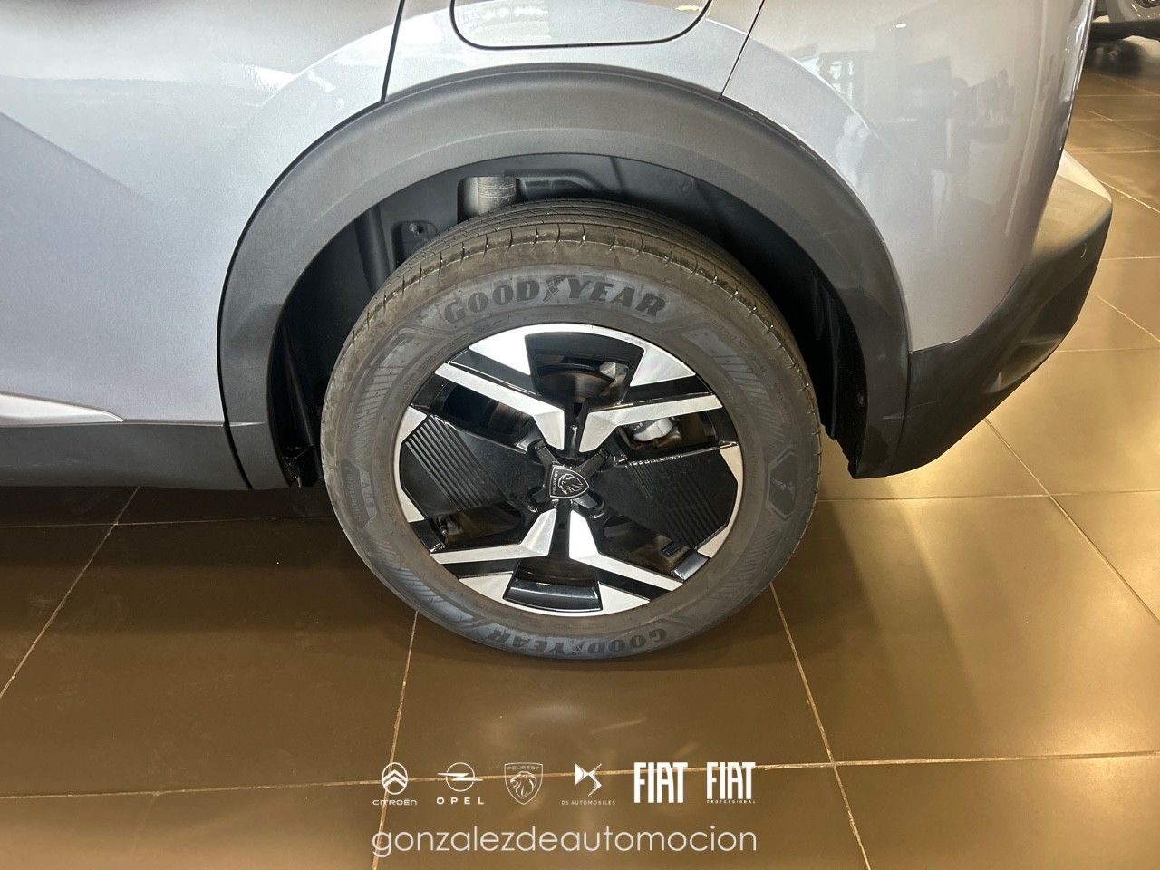 Peugeot 2008 ALLURE Puretech 100 18