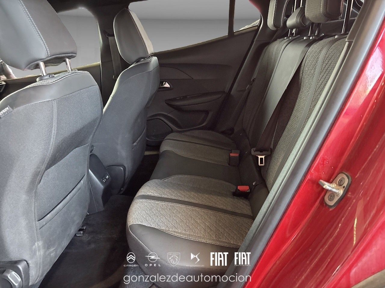 Peugeot 2008 ALLURE Puretech 100 17