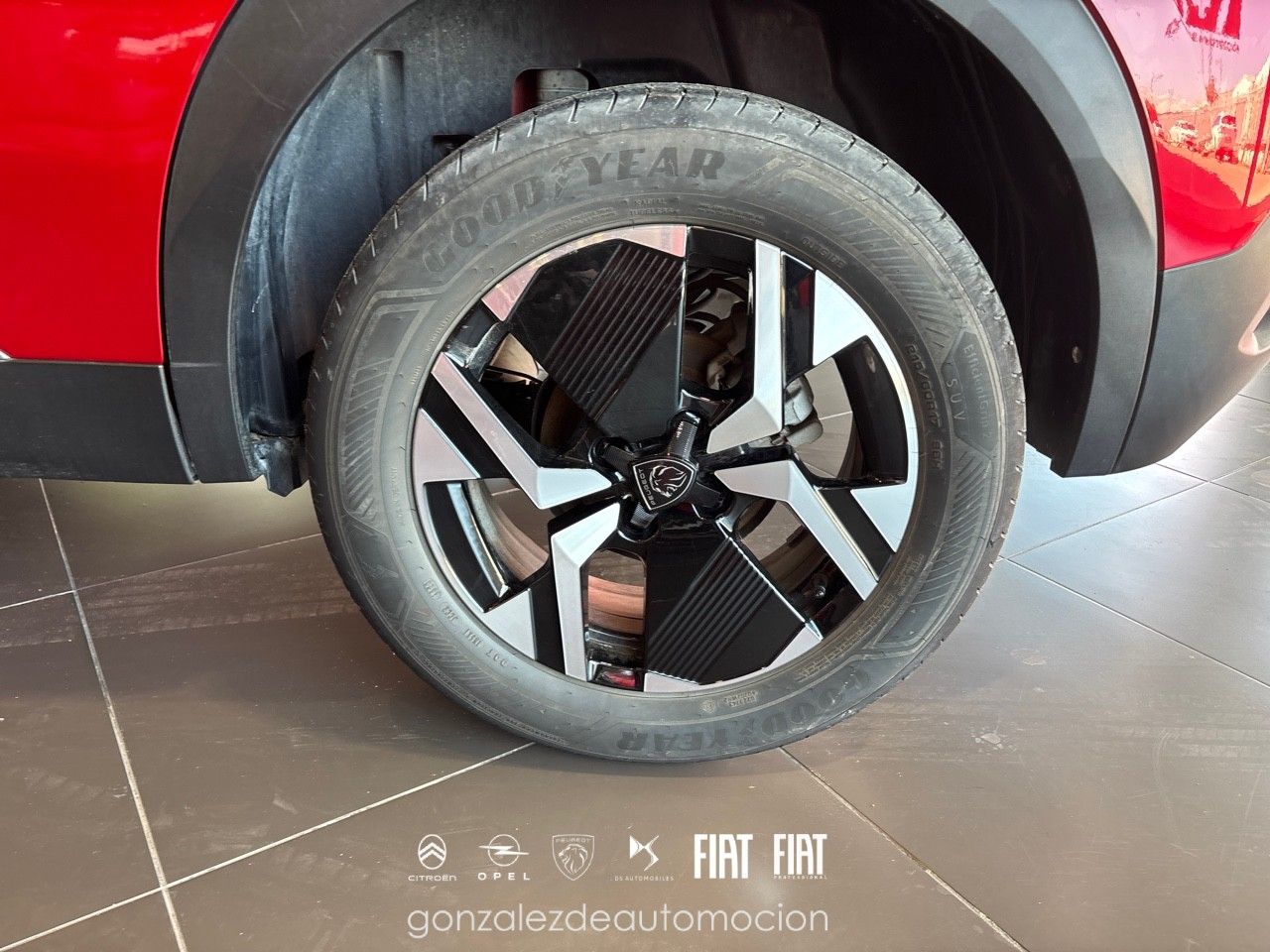 Peugeot 2008 ALLURE Puretech 100 18