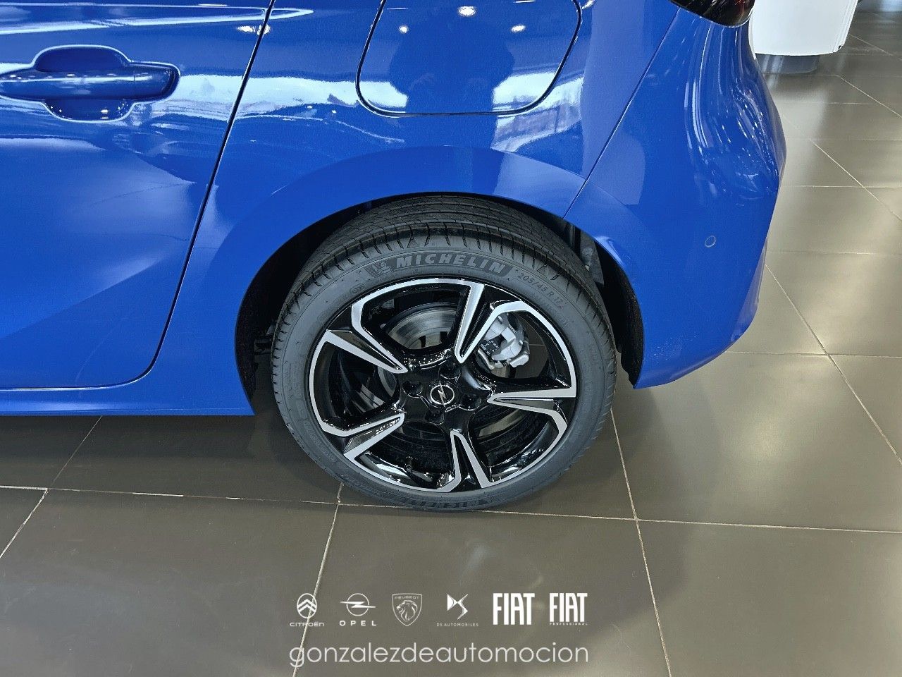 Opel Corsa GS 1.2T Hybrid eDCT6 110 CV 18