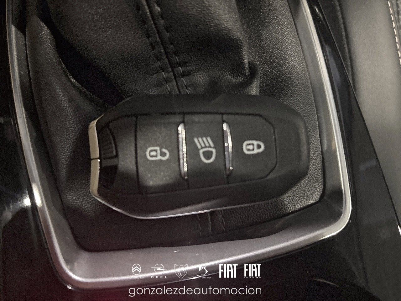 Peugeot 208 Allure Gasolina 100 26