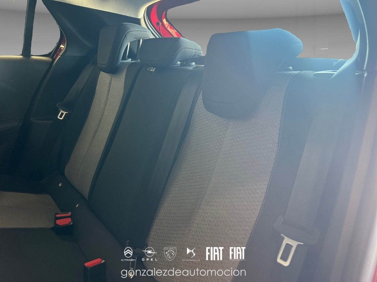 Opel Corsa 1.2T 74 kW (100 CV) Edition 17