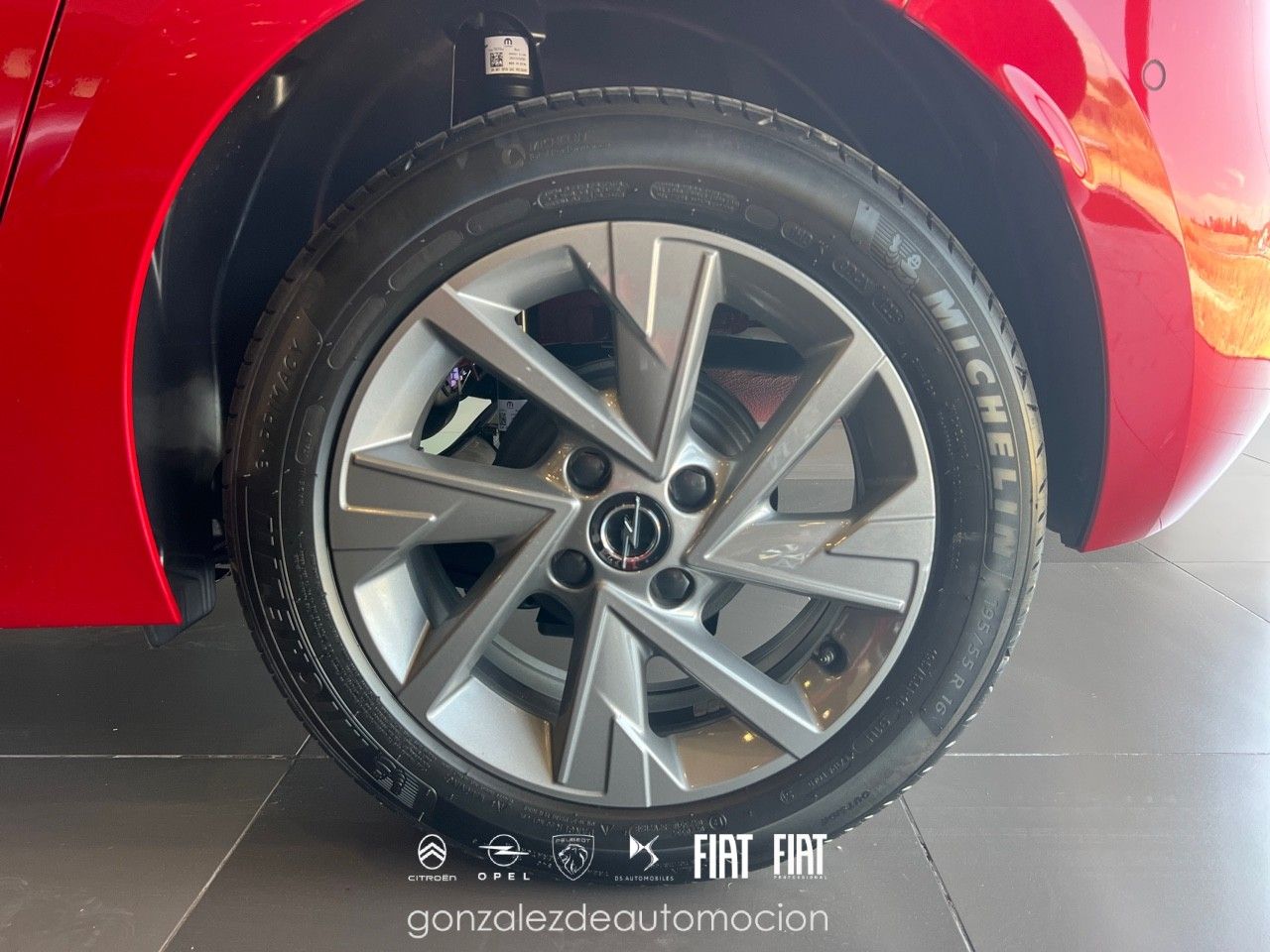 Opel Corsa 1.2T 74 kW (100 CV) Edition 18