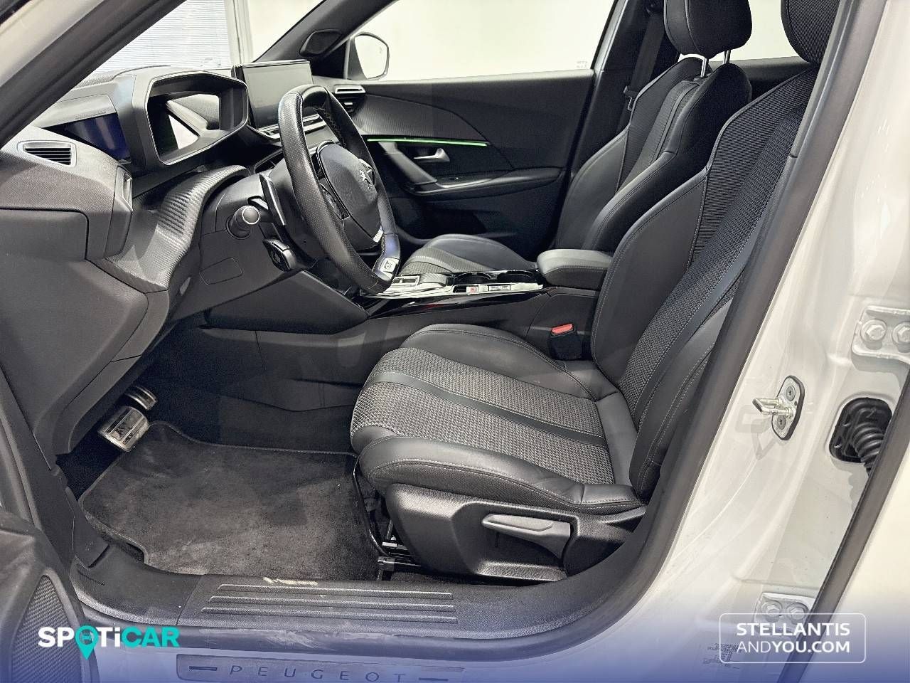 Peugeot 2008 BlueHDI 130 S&S EAT8 GT 15