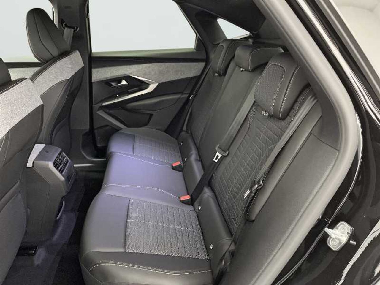 Peugeot 3008 Hybrid Nuevo 3008 Allure HYBRID 145 e-DCS6 15