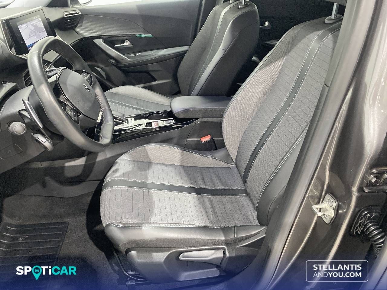 Peugeot 2008   Puretech 130 S&S EAT8 Allure Pack 15