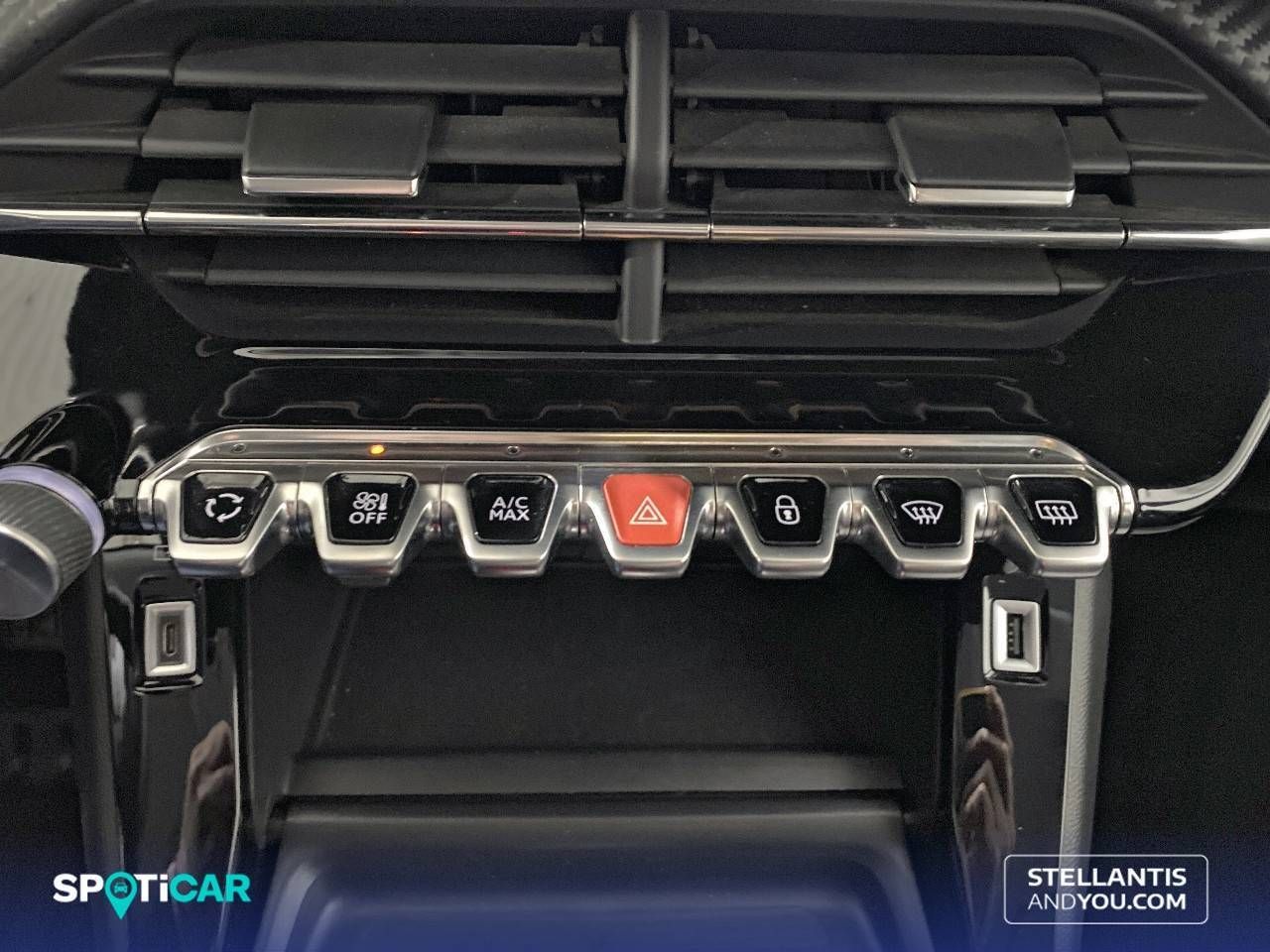 Peugeot 2008   Puretech 130 S&S EAT8 Allure Pack 30