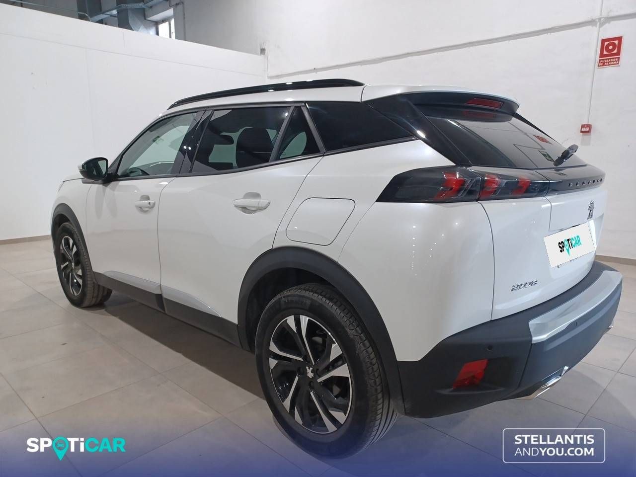 Peugeot 2008   Puretech 130 S&S EAT8 Allure Pack 13