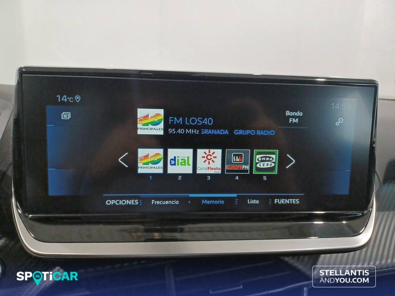 Peugeot 2008   Puretech 130 S&S EAT8 Allure Pack 28