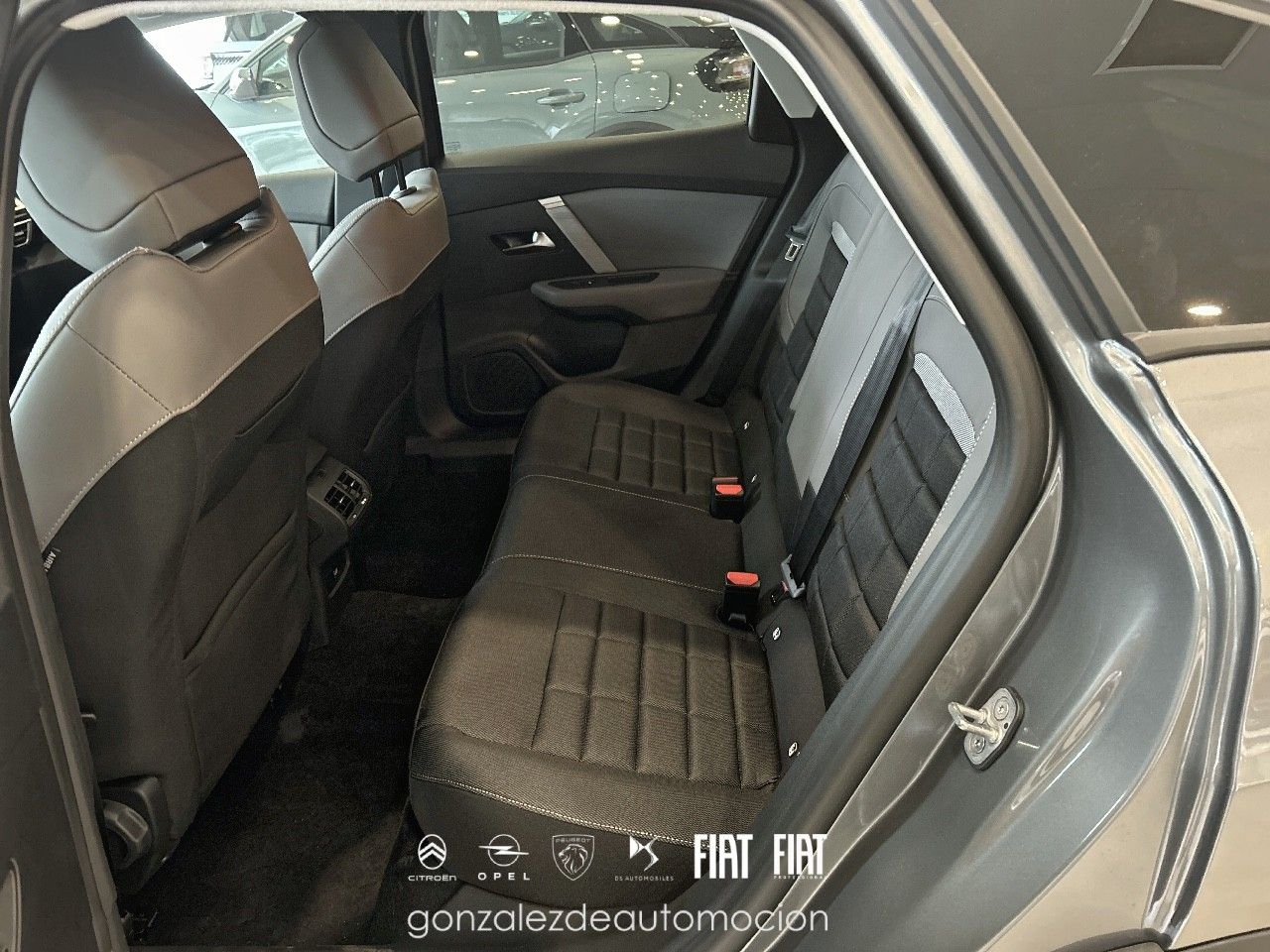 Citroën C4 COLLECTION HYBRID 145 ë-DSC6 17