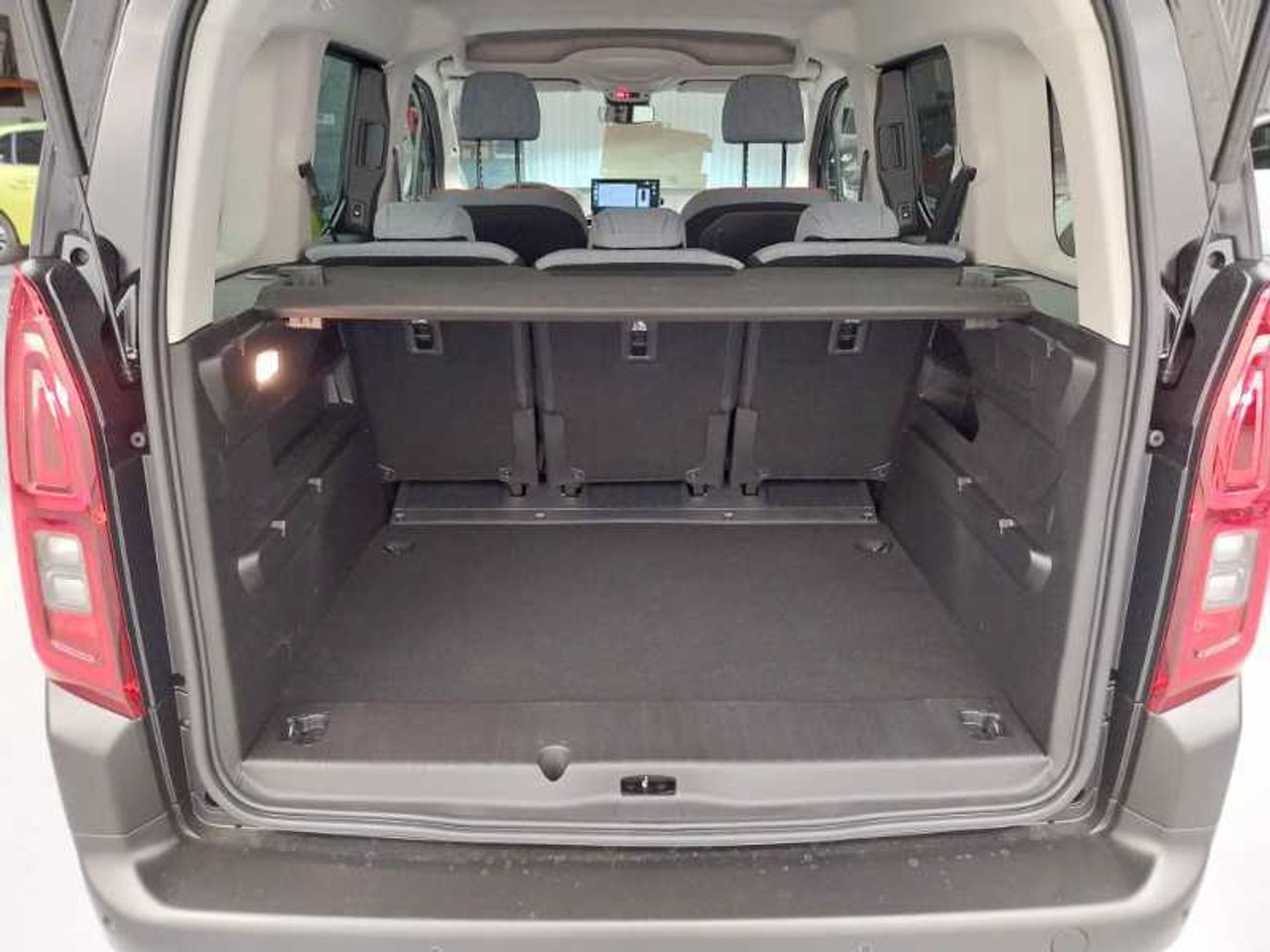 Citroën Berlingo Nuevo  Talla M BlueHDi 100 S&S 6v MAX M1 22