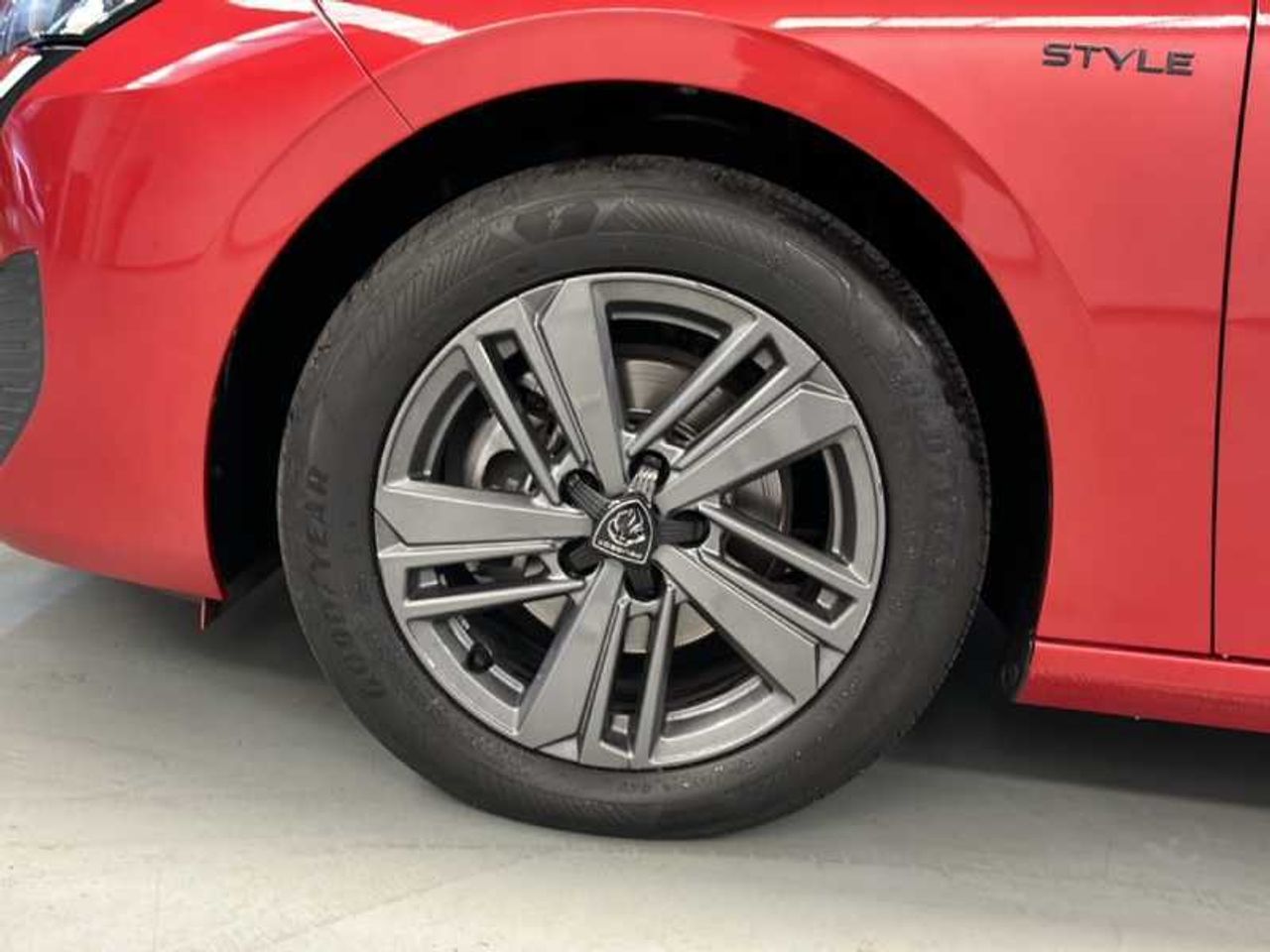 Peugeot 308 Nuevo  5p Style Gasolina 130 S&S EAT8 26