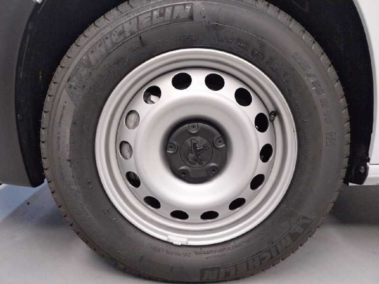 Peugeot Partner E-Partner Standard  800kg eléctrico 100 Kw (136 Cv) 18