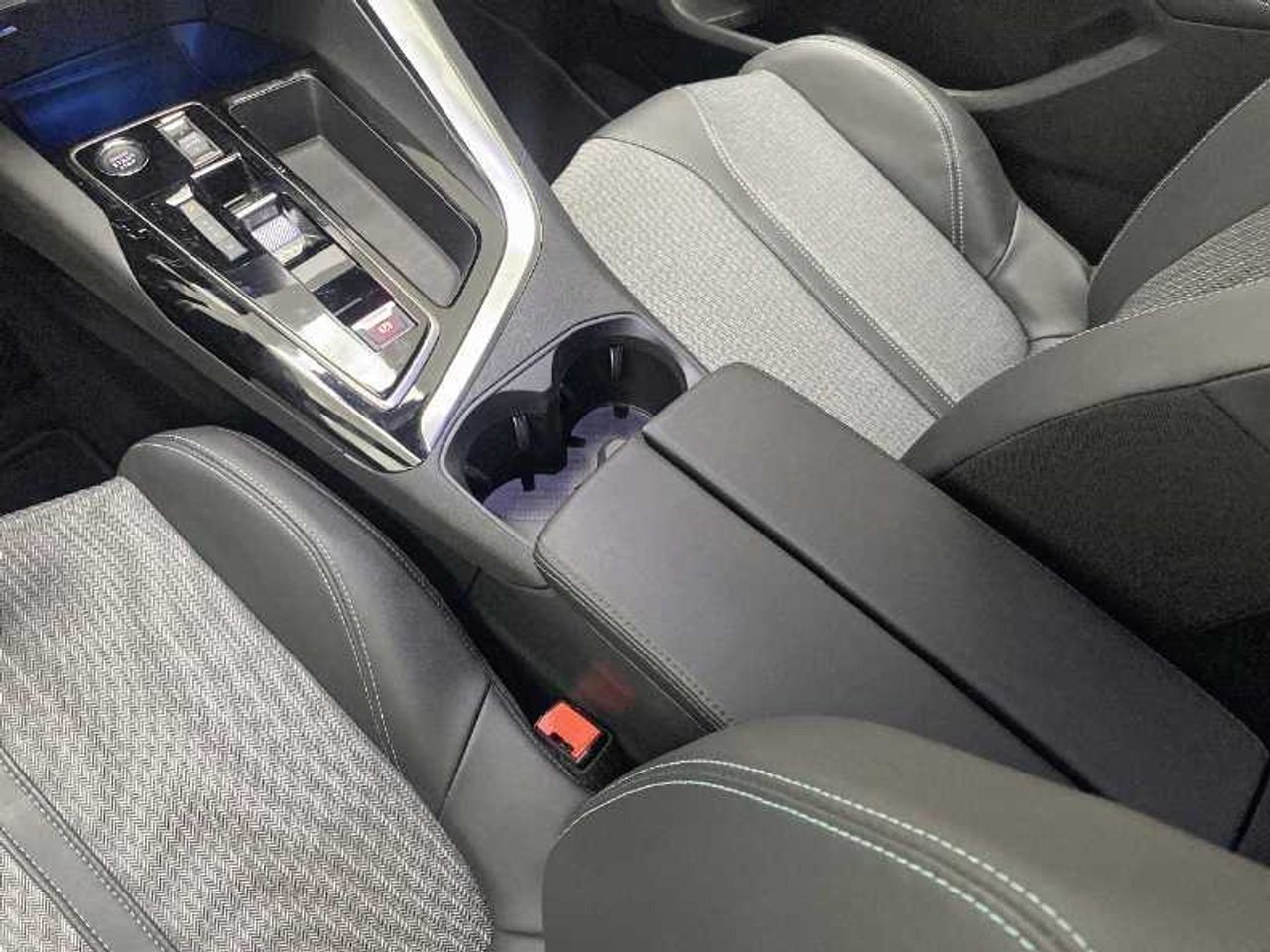 Peugeot 5008 NSUV  Allure Pack BlueHDi 130 S&S EAT8   28