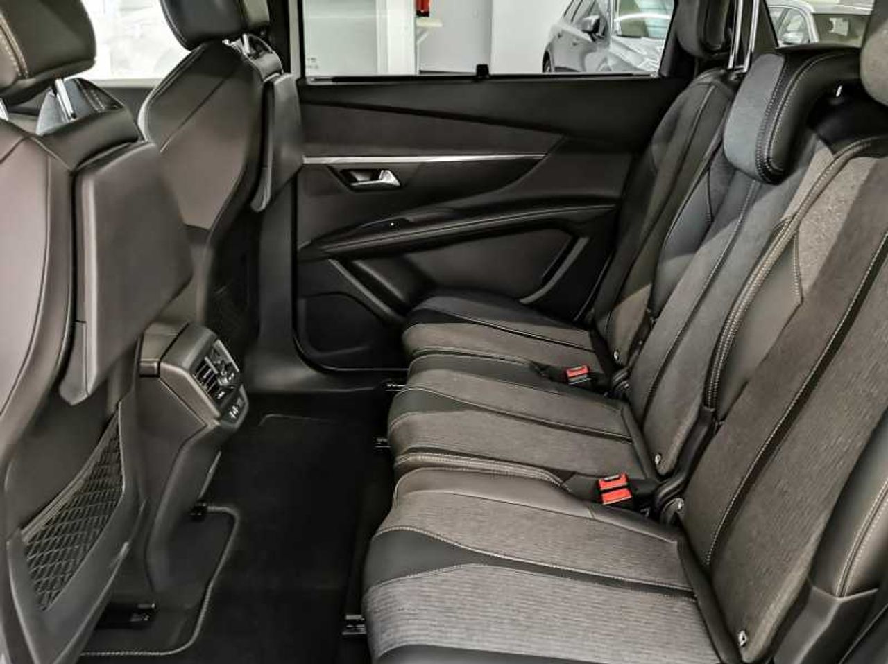 Peugeot 5008 SUV  GT-Line 1.6 165 EAT6 13