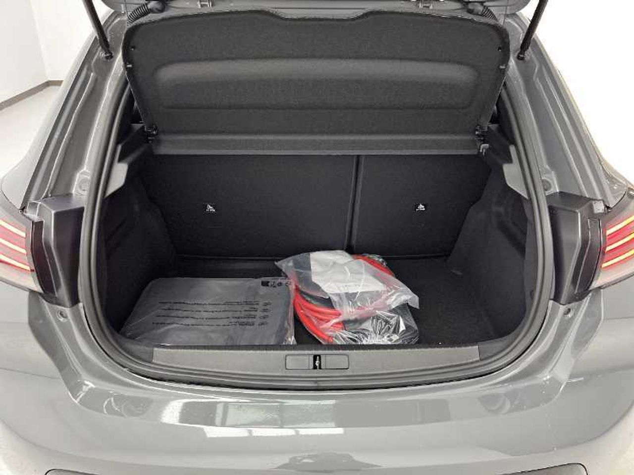 Peugeot 208 E-208 5P Allure Eléctrico 156 (115 Kw) 18