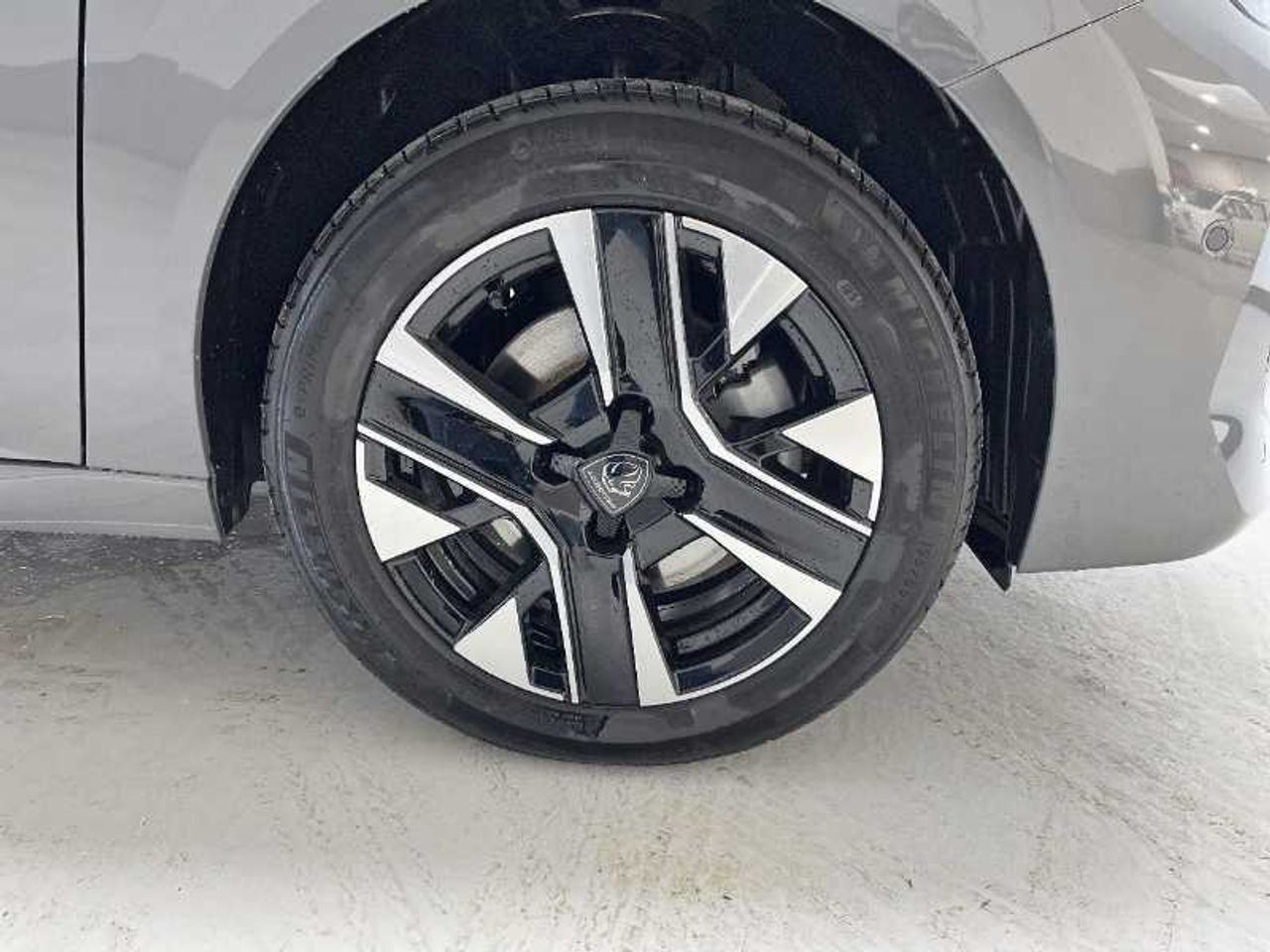 Peugeot 208 E-208 5P Allure Eléctrico 156 (115 Kw) 22