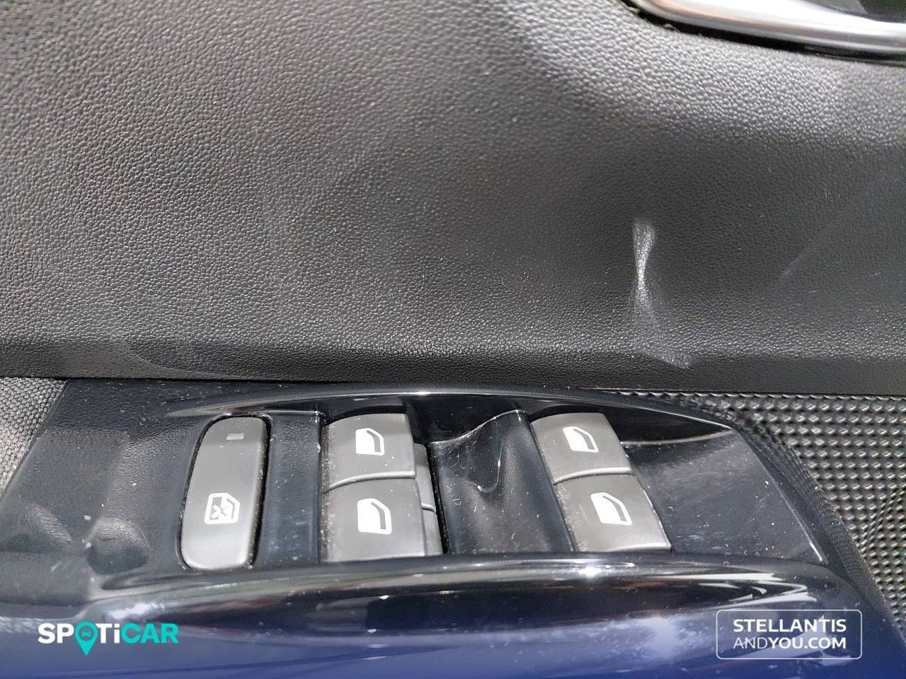 Citroën C3 PureTech 60KW (82CV) Shine 20