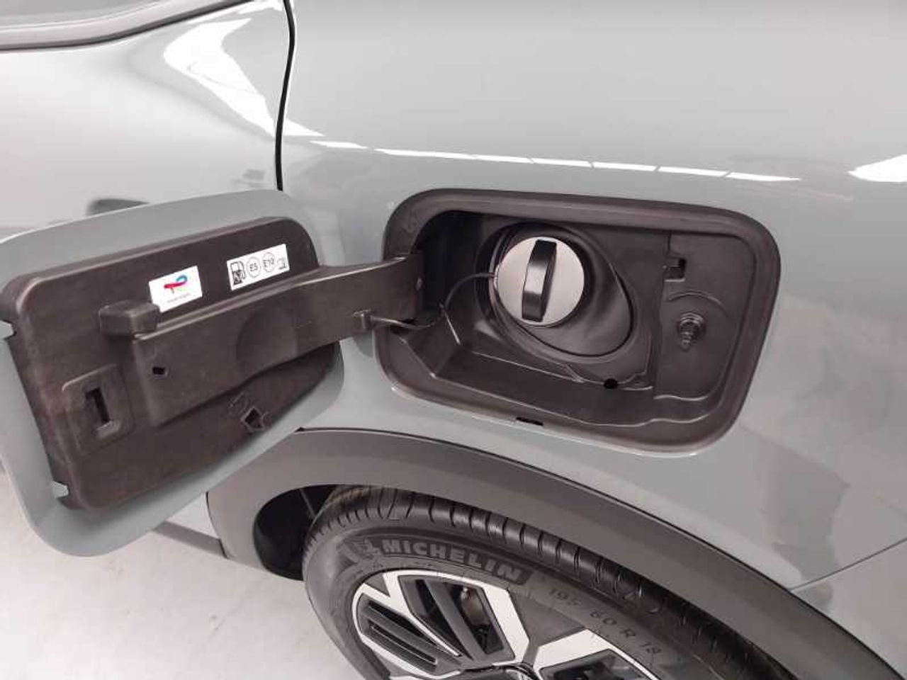 Citroën C4 Nuevo  Hybrid 145 ë-DSC6 BUSINESS EDITION 24