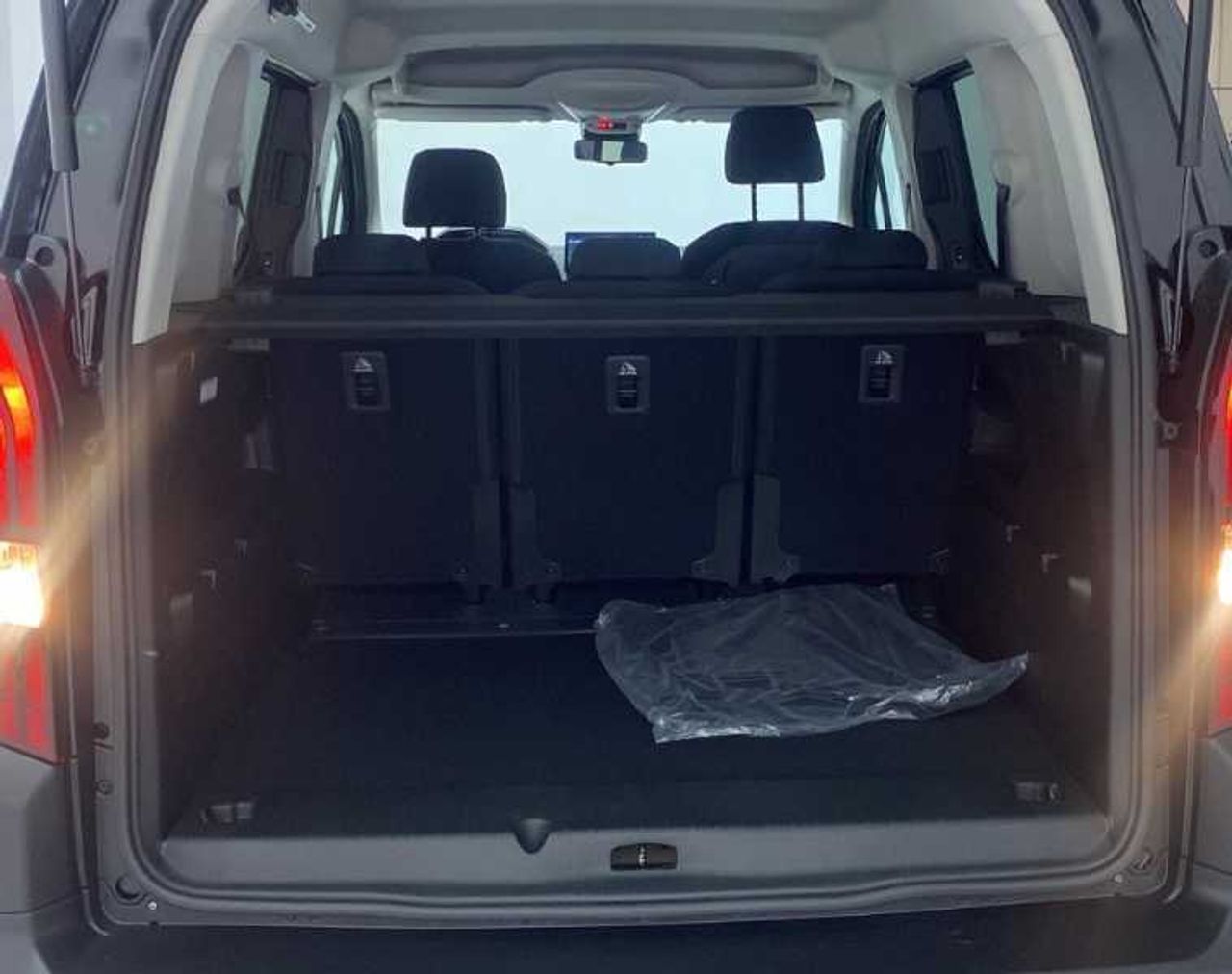 Peugeot Rifter GT BlueHDi 130 S&S EAT8 Standard M1 15