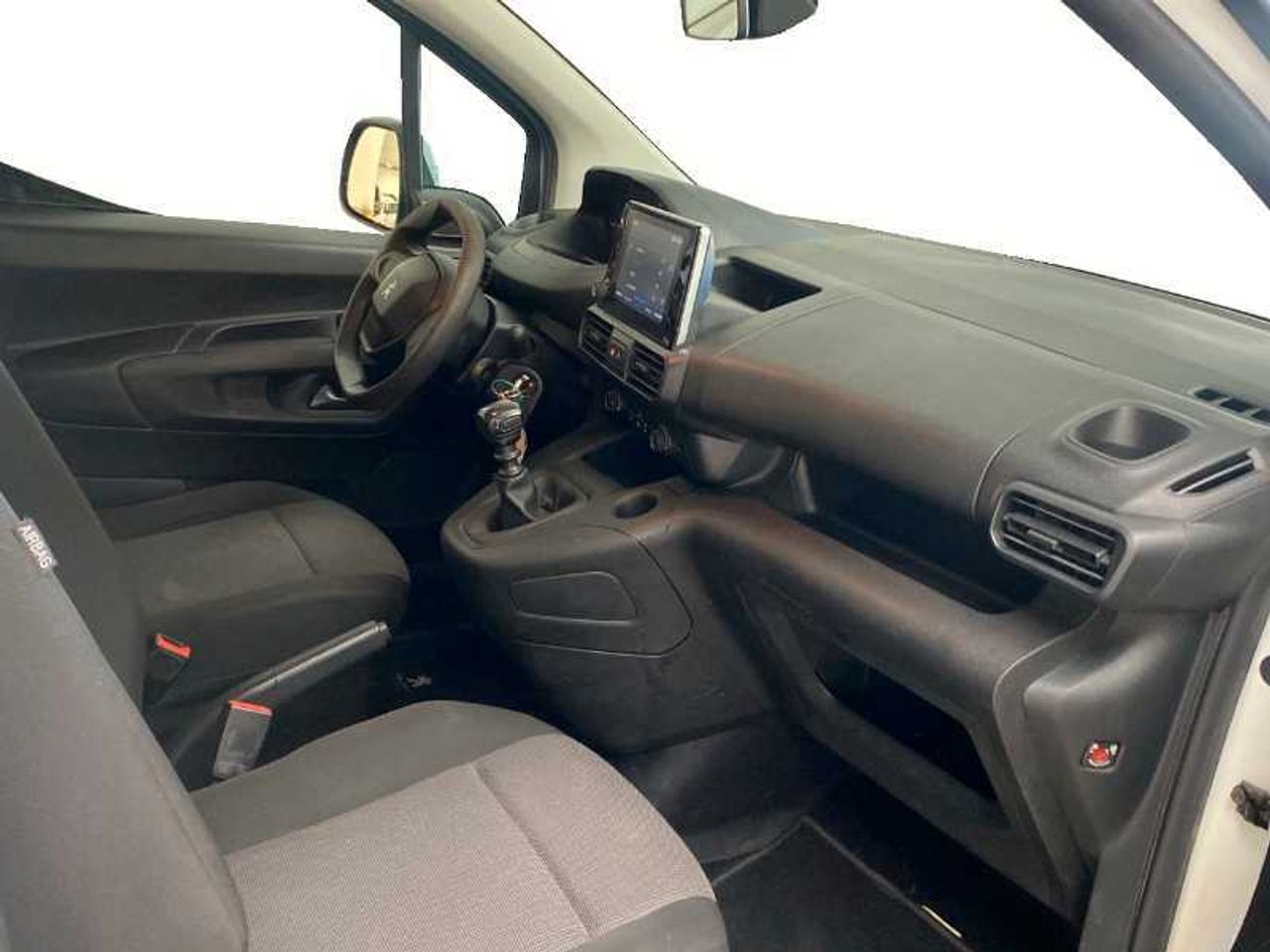 Peugeot Rifter Active BlueHDi 100 S&S Manual 6 Vel Mixto 30