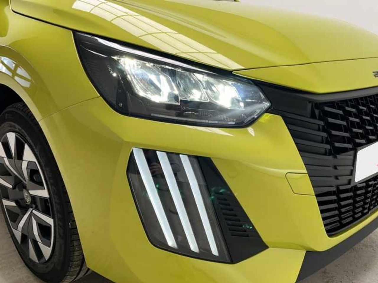 Peugeot 208 N 5P Style HYBRID 110 eDCS6 30