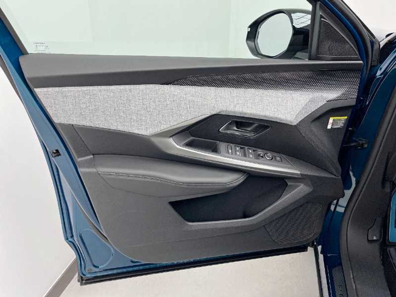 Peugeot 3008 Nuevo  GT HYBRID 145 e-DCS6 28