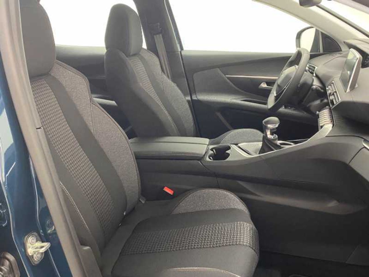 Peugeot 3008 NSUV  Active Pack Gasolina 130 S&S 6 Vel. MAN 30