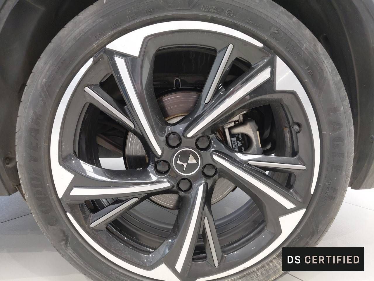 DS DS 7 1.6 E-Tense 300 Auto 4WD Louvre 18