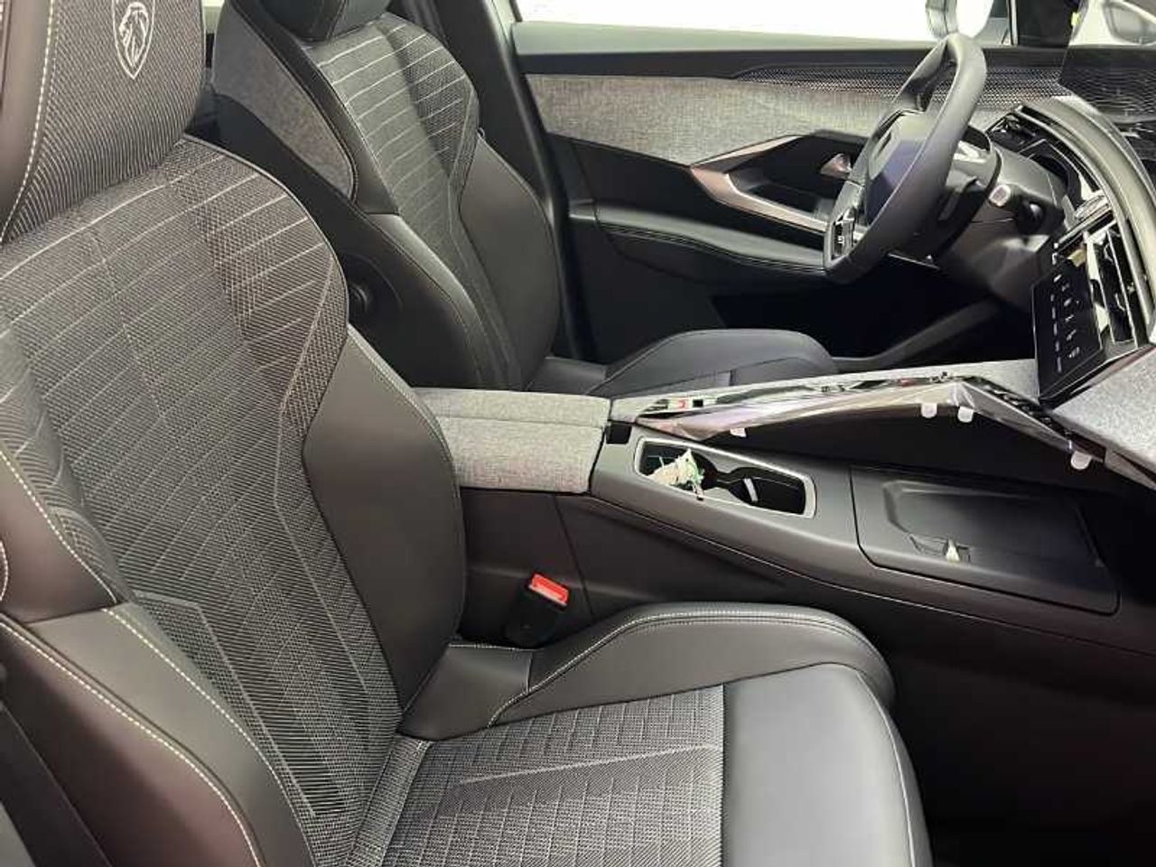 Peugeot 3008 Hybrid Nuevo 3008 GT HYBRID 145 e-DCS6 26