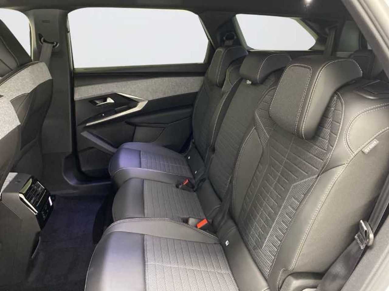 Peugeot 5008 Nuevo 5008 Allure HYBRID 145 eDCS6 17