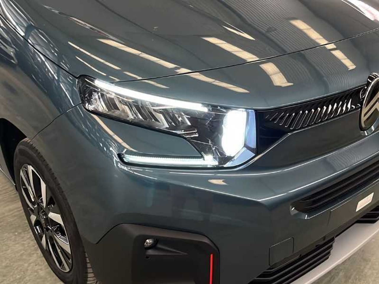 Citroën Berlingo Nueva  Talla M BlueHDi 130 S&S EAT8 MAX M1 28